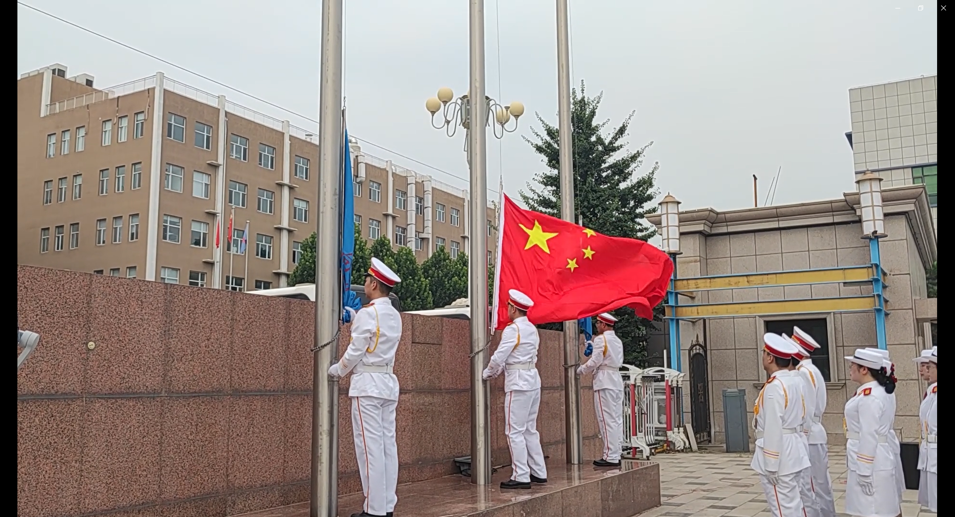 升国旗.png