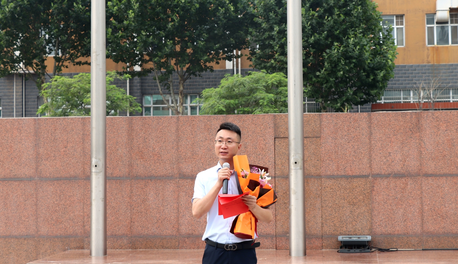 张书记讲话.JPG